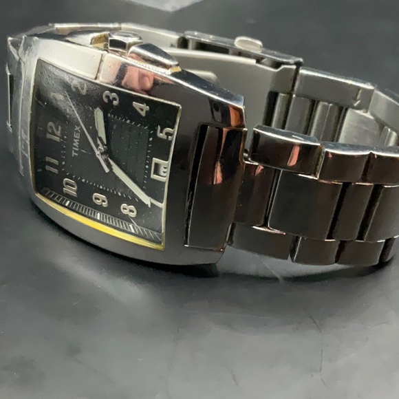 Mens Timex Dress Rectangle Stainless Silver Tone Black Dial Date Analog Watch - Picture 4 of 4